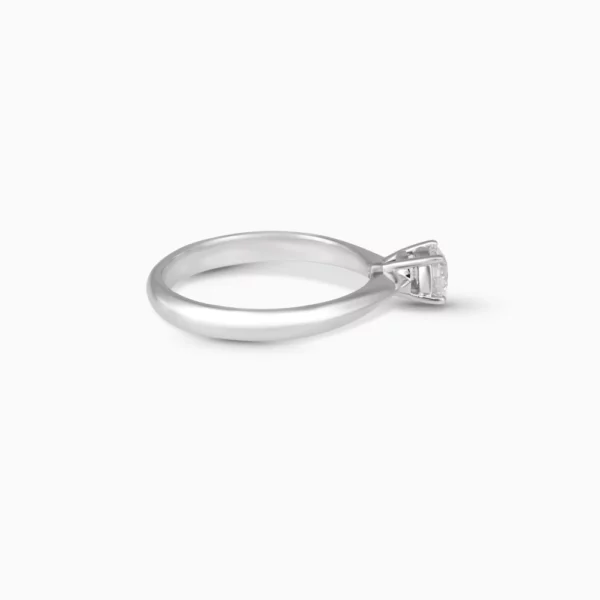 40386_3_Kooheji_Jewellery_AlFarah_Solitaire-Ring_WG_K001-017-000513-DIA-R-WT-RD-VVS1-VS-SI-G-H.webp